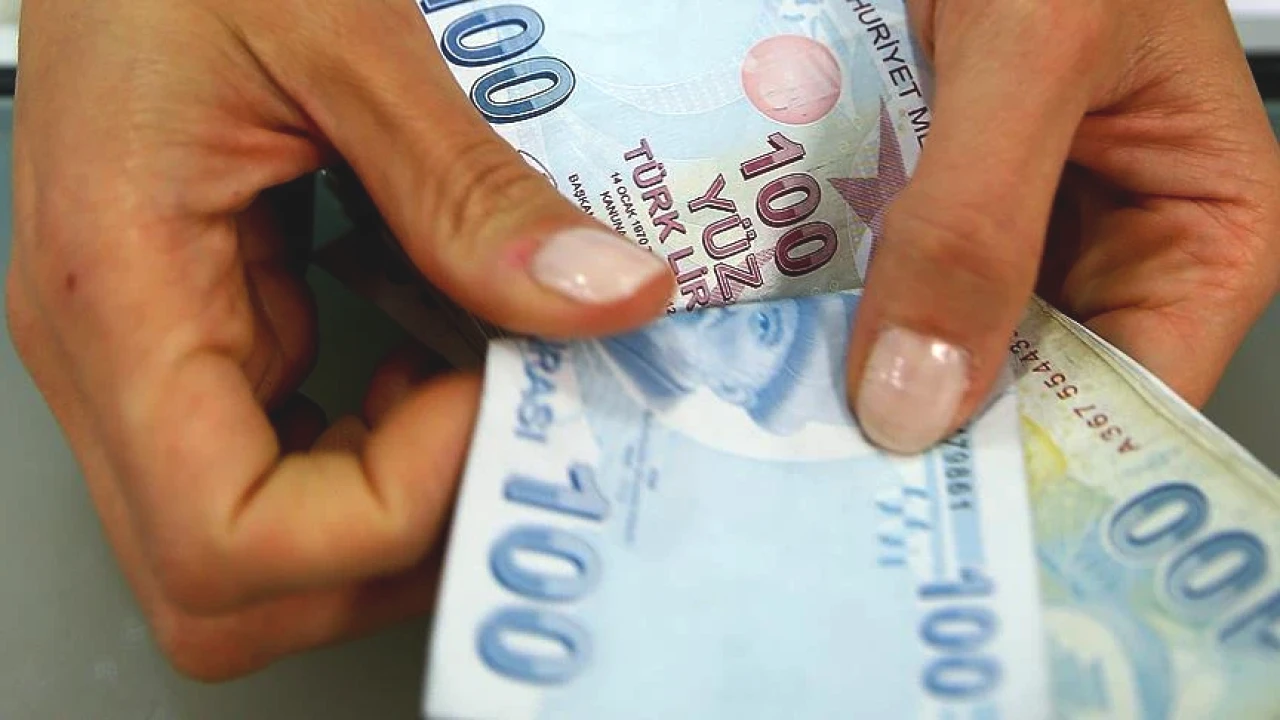 Emekli İkramiyesi 4 Bin TL'de Kalacak mı? Meclis'teki Teklifte Son Durum