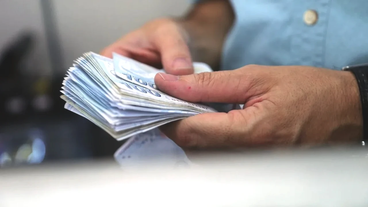 Tarihsiz İstifa Dilekçesi Oyunu Mahkemeden Döndü! İşçiye 4 Maaş Tazminat