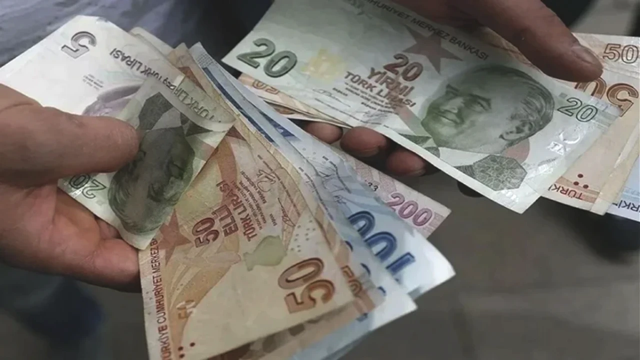Emekli Maaşları Bugün Yatmaya Başladı! Tahsis Numarasına Göre Ödeme Takvimi