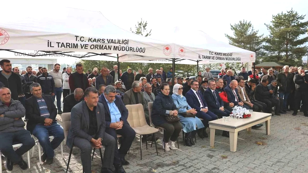 Afetzede Çiftçiye 26 Milyon Liralık Destek! 3 Bin 409 Üreticiye Tohum Dağıtıldı