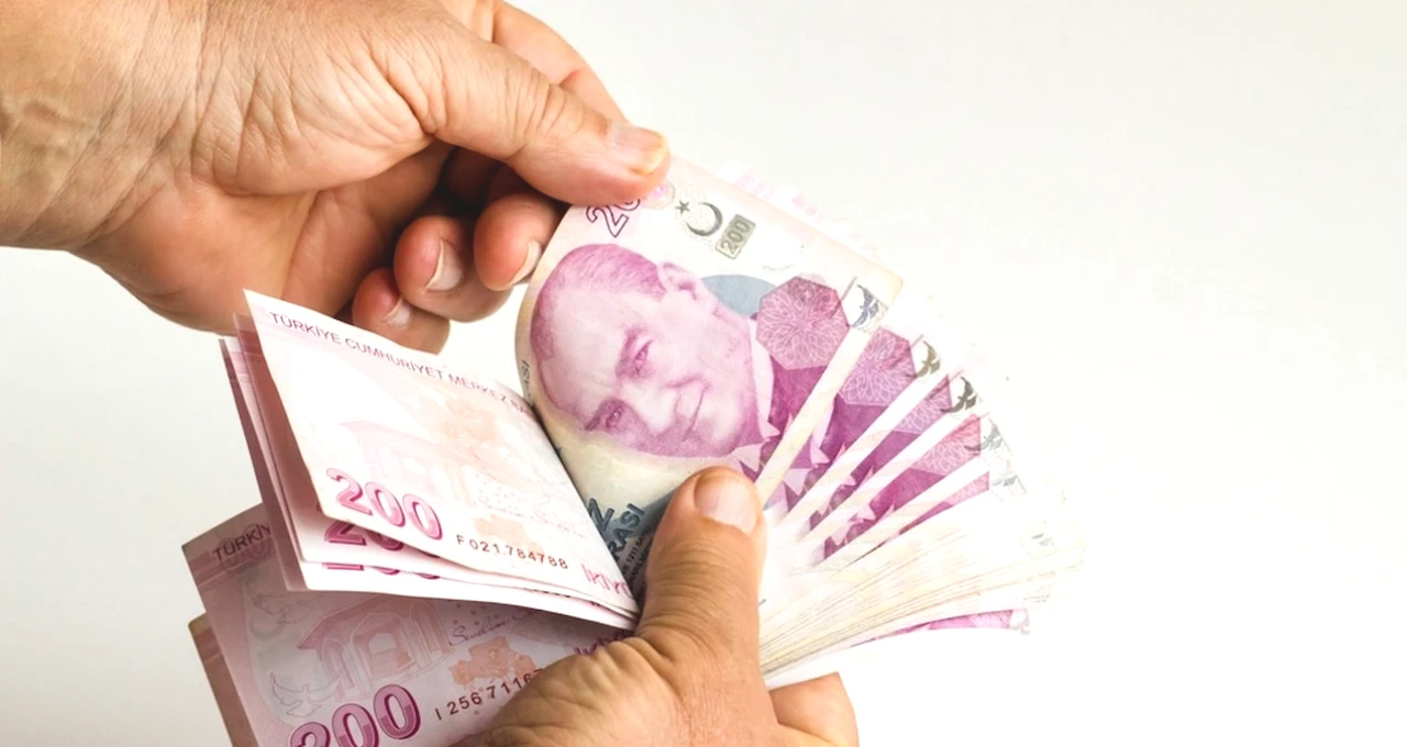 En Düşük Emekli Aylığı İçin Meclis'te Yeni Teklif! Asgari Ücrete Eşitlenecek mi?